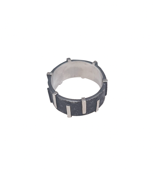 Anillo Barra Sombría