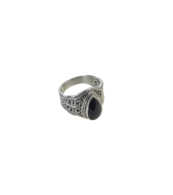 Anillo de Ónix negro Gótico